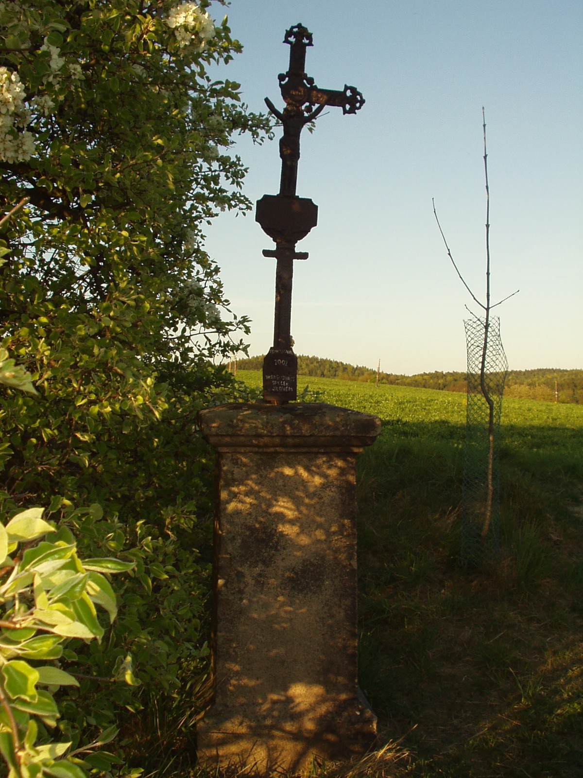 OS 2002 křížek a strom